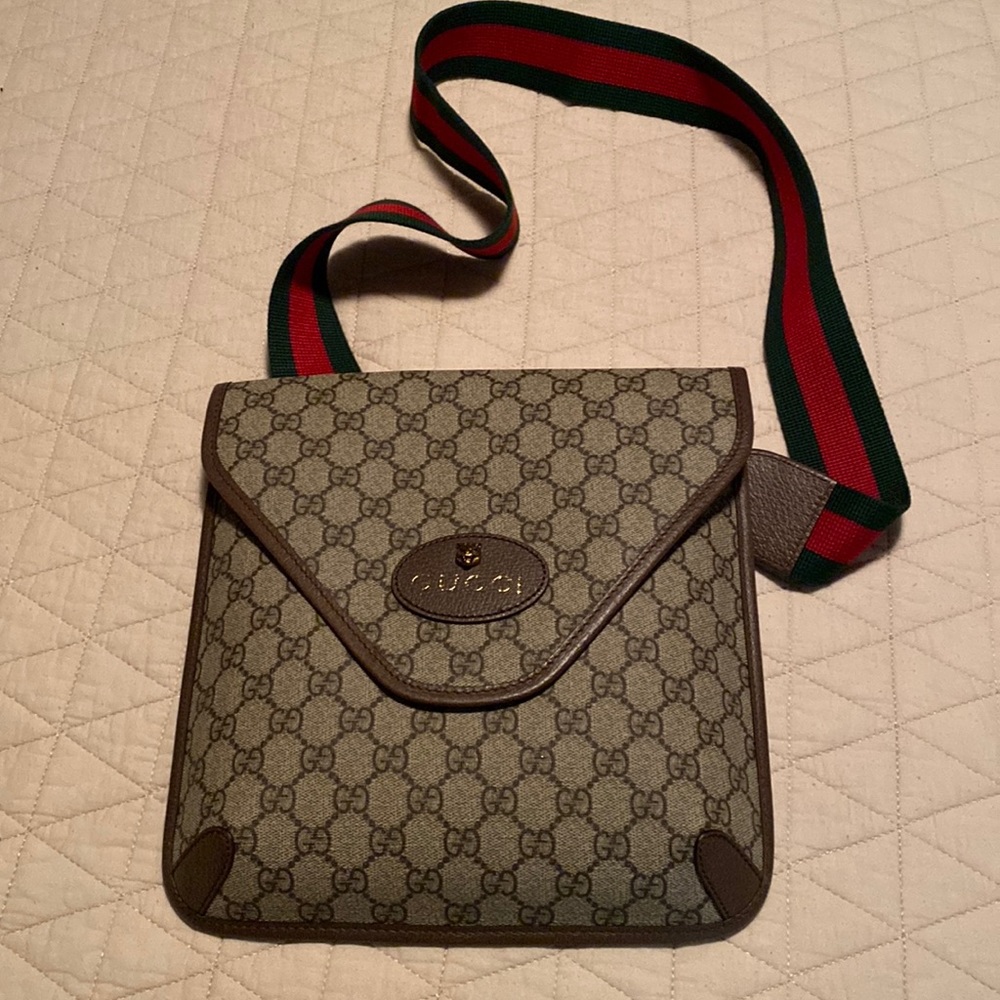 Brand new 100 % Authentic and perfect Gucci Neo Vintage messenger bag $1395/tax
